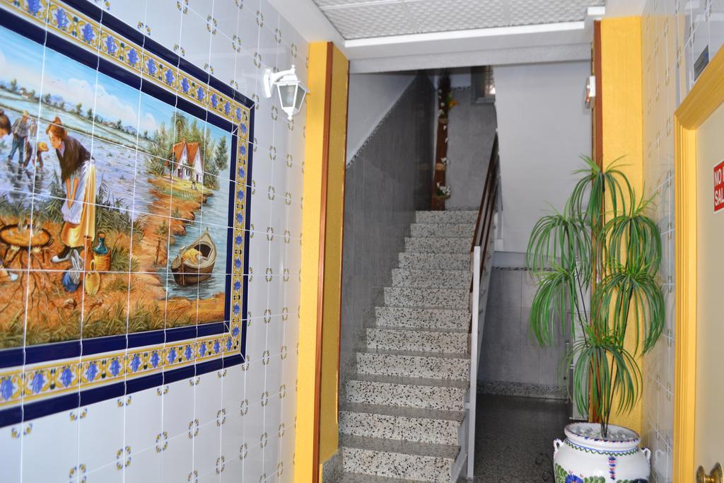 Hostal La Pilarica Paterna Exterior foto