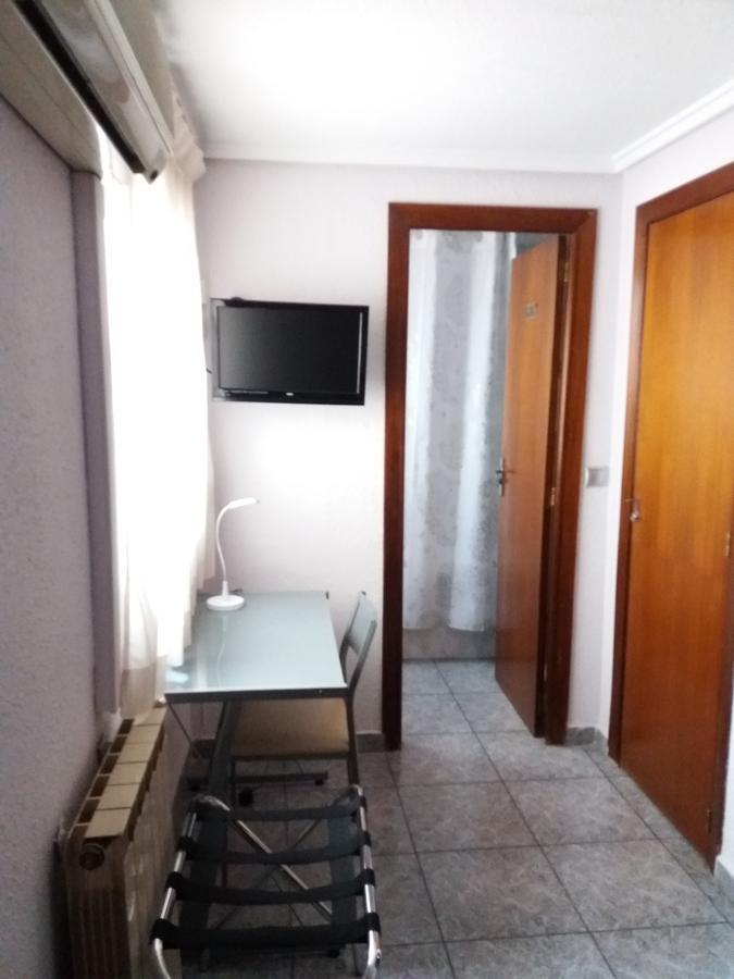 Hostal La Pilarica Paterna Exterior foto
